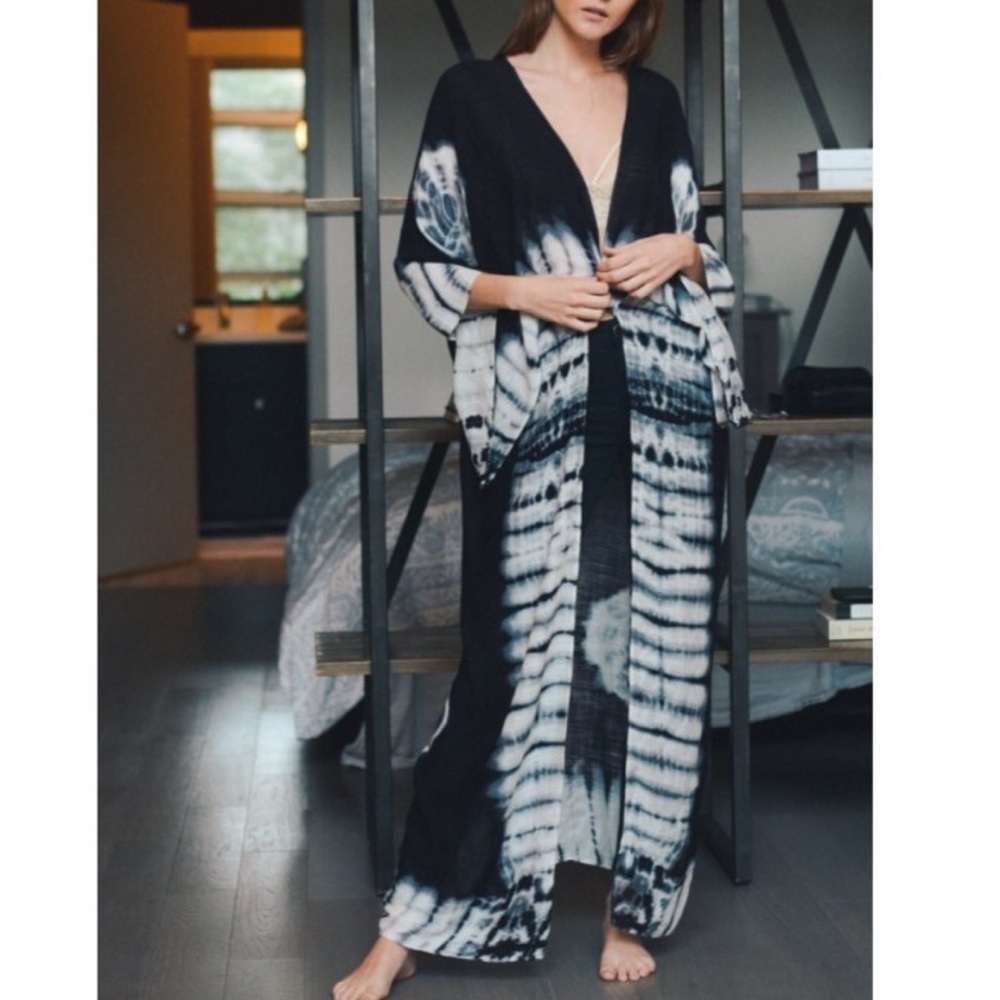 Black Tie Dyed Long Kimono / Cover up